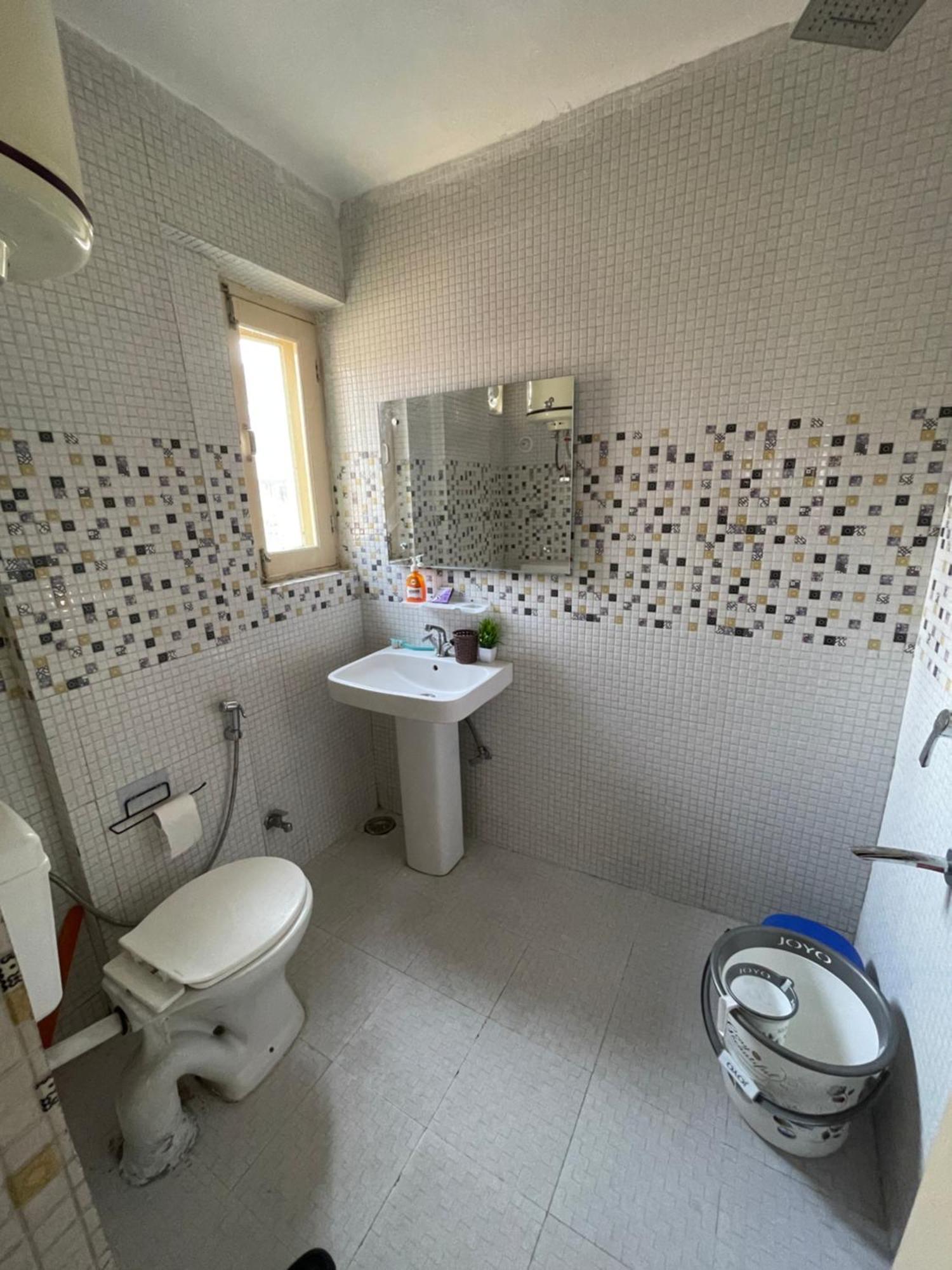 The Khayabaan - Luxurious Home Stay Away From Home Srinagar  Bagian luar foto